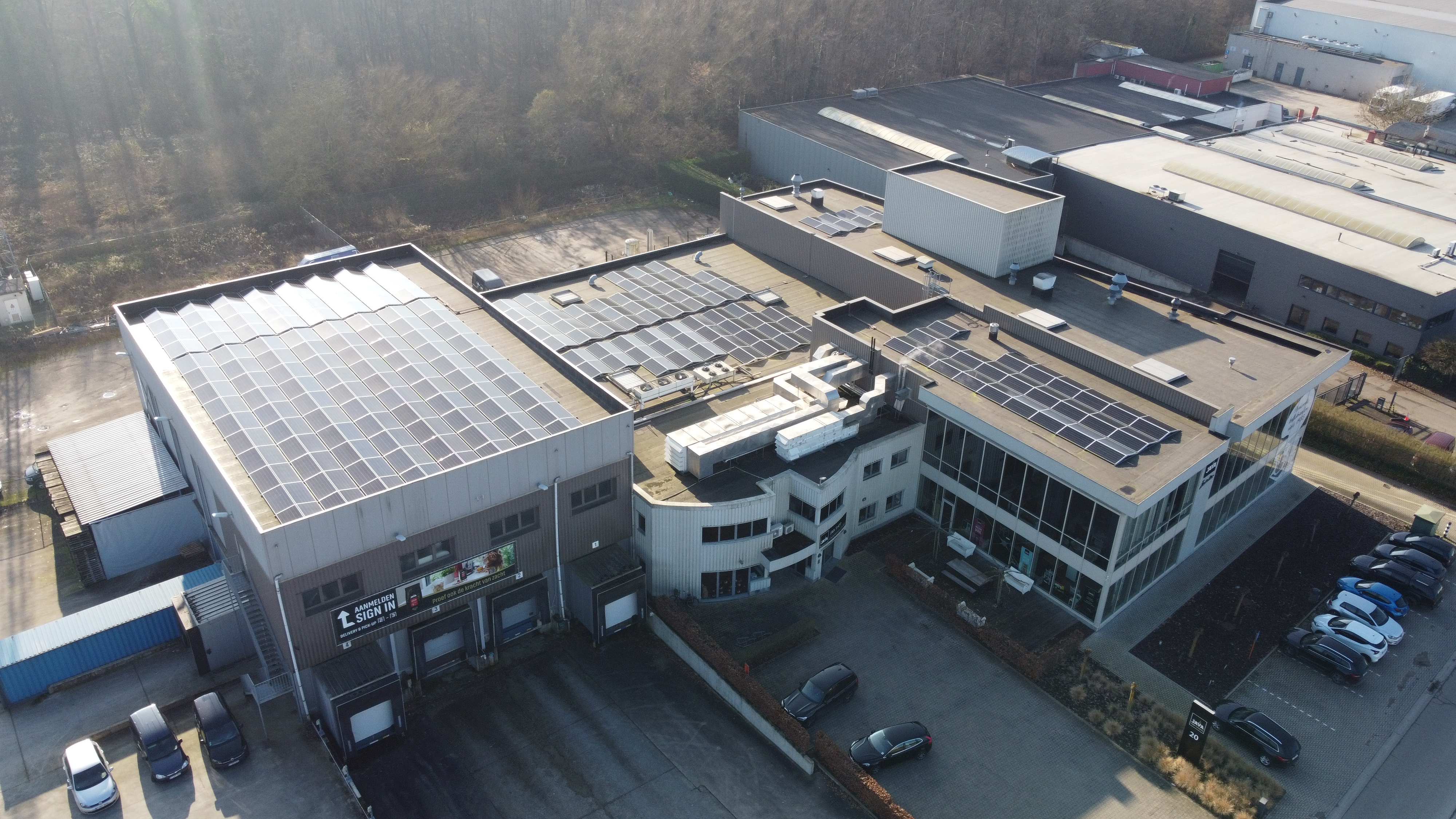 Buitenshuis, Luchtfoto, Auto, Gebouw, Elektrisch apparaat